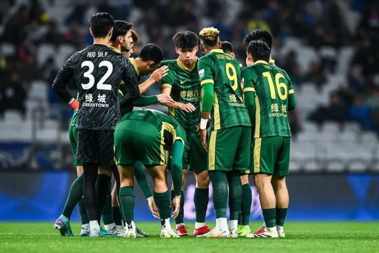 王钰栋精彩破门难救主,浙江绿城客场2-3遭申花逆转 王钰栋精彩破门难救主,浙江绿城客场2-3遭申花逆转