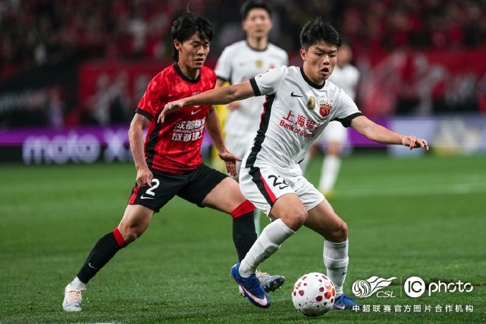 李新翔单刀定乾坤 颜骏凌两度神扑海港客胜蓉城