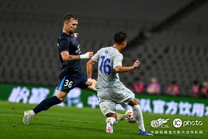 阿代米闪击 卡尔采夫点射 深圳客场2-1终结申花不败
