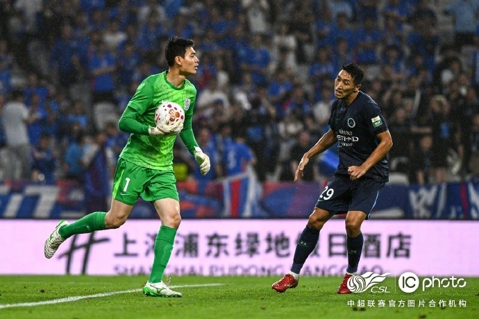 阿代米闪击 卡尔采夫点射 深圳客场2-1终结申花不败