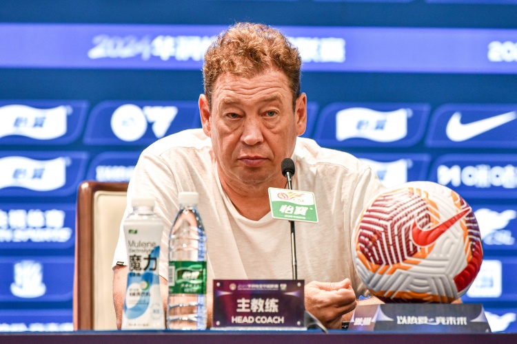 斯卢茨基：蓉城之战成申花分水岭 单外援困境逼出国内球员担当
