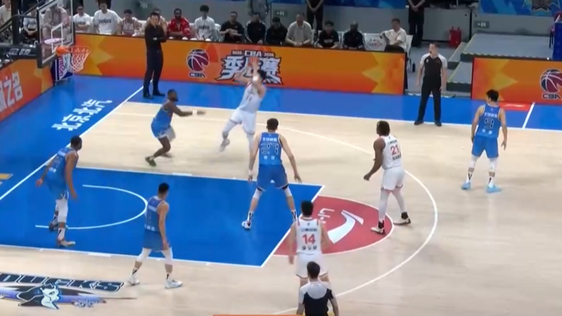 [CCTV全场集锦]🏀第3节39-11！上海20分大逆转北京&3-1闯入总决赛 刘铮5记三分
