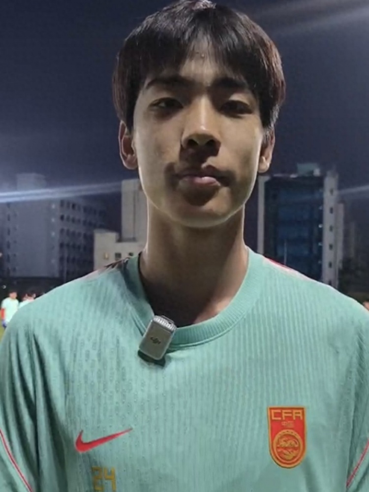 国足小将朱鹏宇:虚心向老大哥学习,目标客场取胜新加坡 国足小将朱鹏宇:虚心向老大哥学习,目标客场取胜新加坡