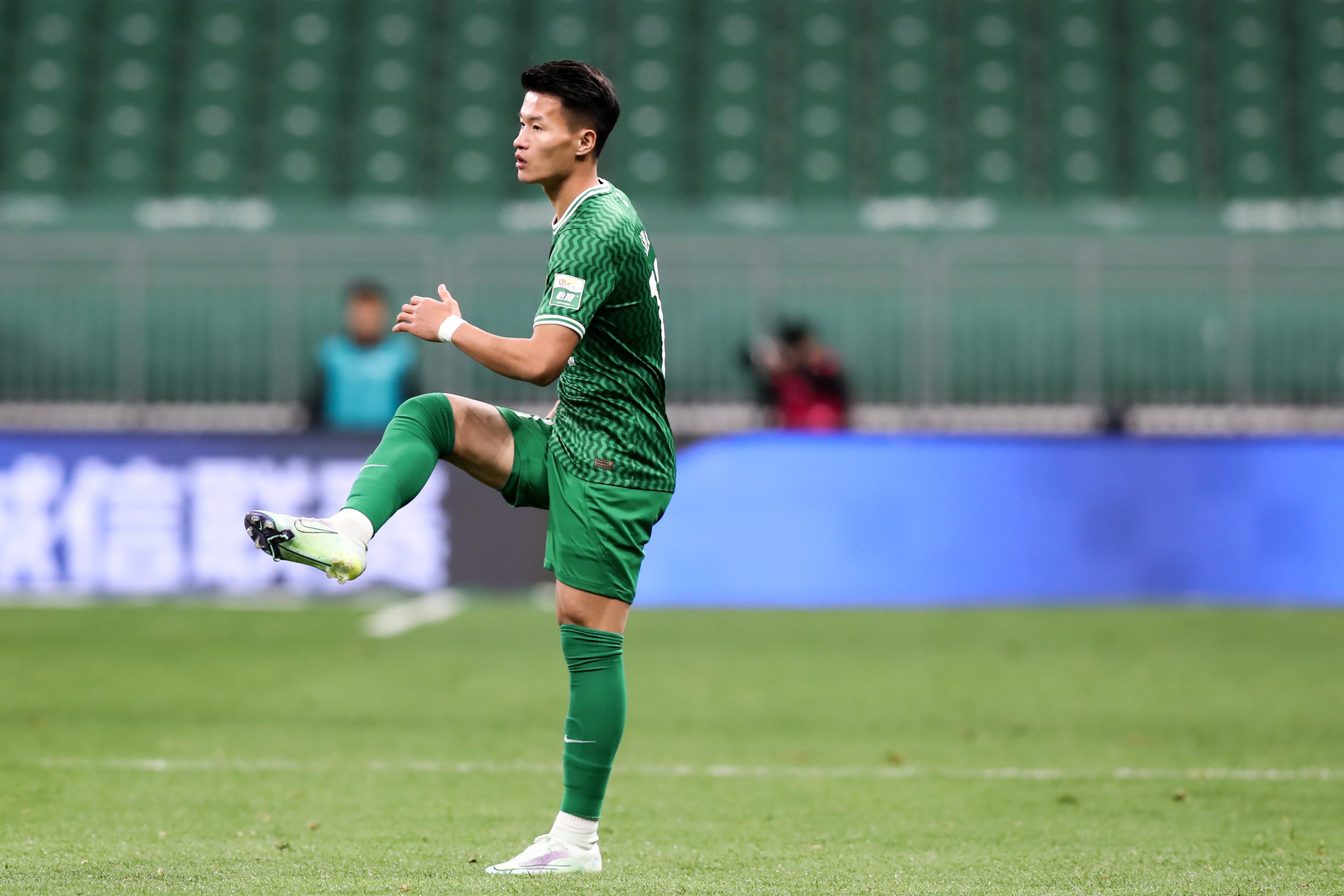 国安启程飞广州备战足协杯，塞尔吉尼奥缺阵，张玉宁林良铭明日会合